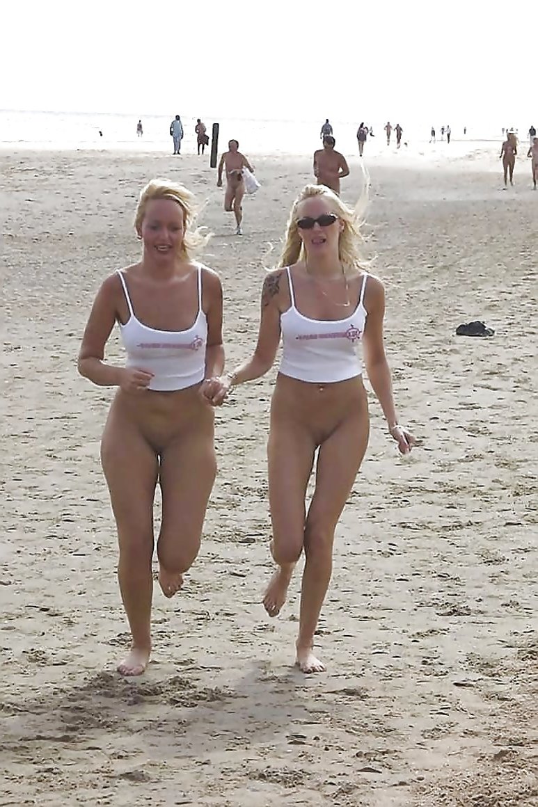 Bottomless Bikini - Bottomless on the beach / ZB Porn